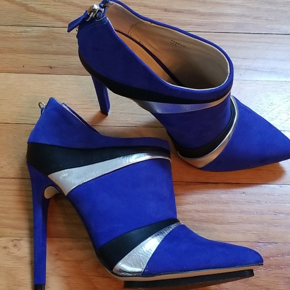 Heels - Picture 3 of 3